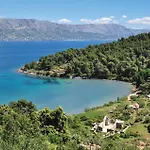 Ferienhaus Three-bedroom With Sea View In Praznica