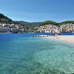 Three-bedroom With Sea View In Praznica *