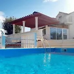 Ferienhaus Three-bedroom With Sea View In Praznica *