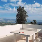 Three-bedroom With Sea View In Praznica * Pražnice
