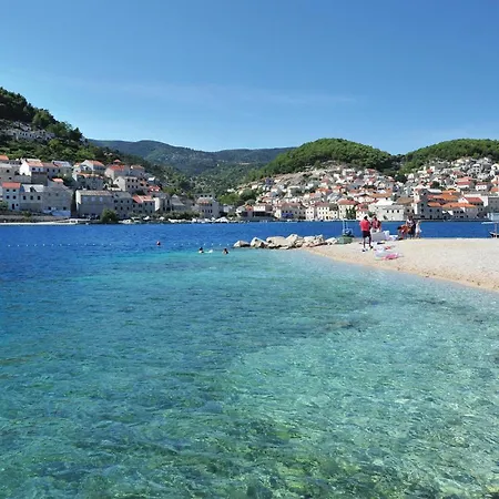 Three-bedroom With Sea View In Praznica *