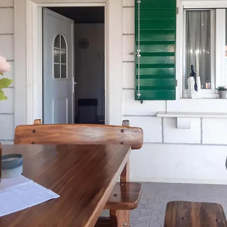 Nyaraló Three-bedroom With Sea View In Praznica *