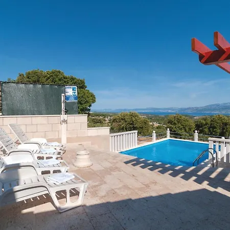 Three-bedroom With Sea View In Praznica Nyaraló *