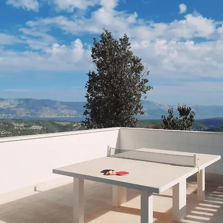 Three-bedroom With Sea View In Praznica * Pražnice