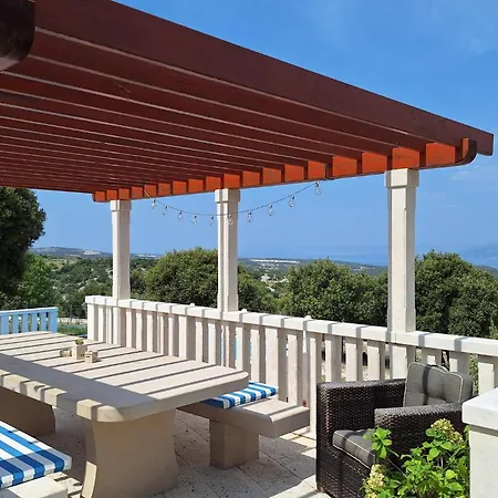 Three-bedroom With Sea View In Praznica *